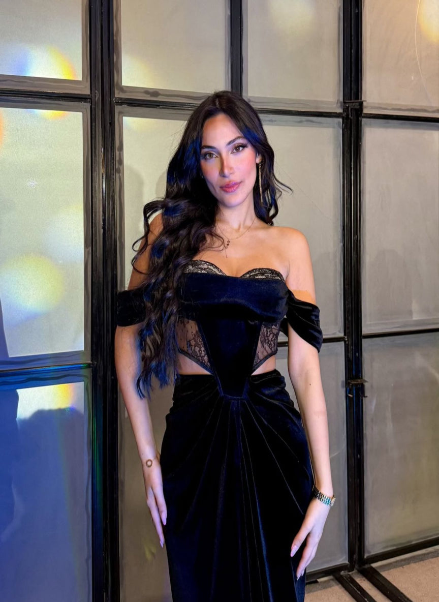 Dress Laces And Velvet